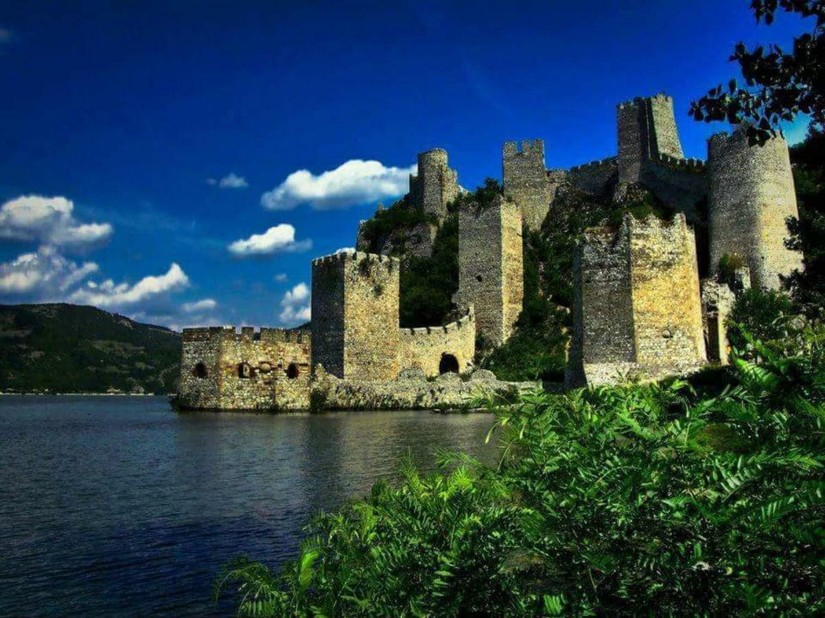 Apartments Barocco Golubac Exterior foto