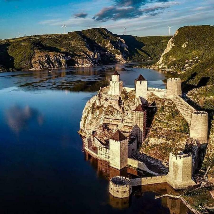 Apartments Barocco Golubac Exterior foto