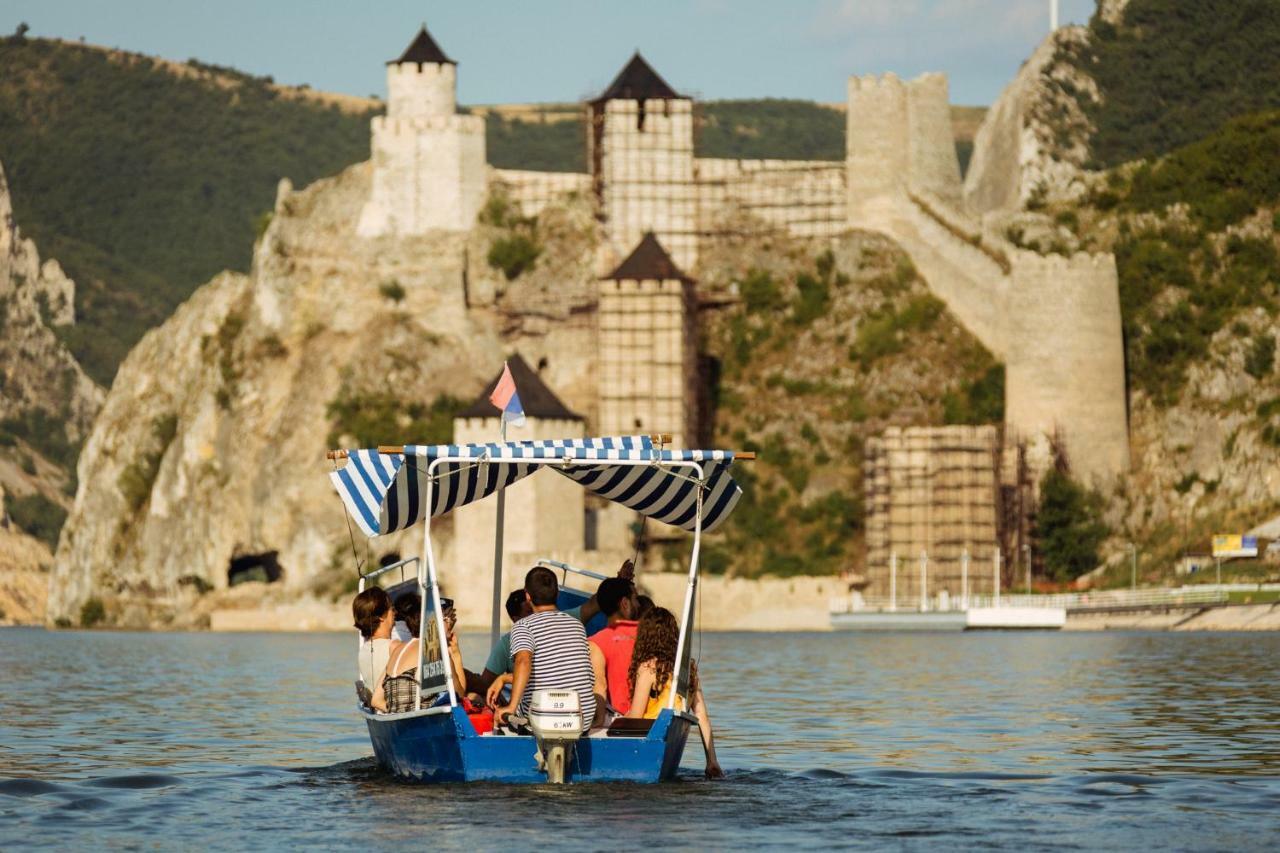 Apartments Barocco Golubac Exterior foto